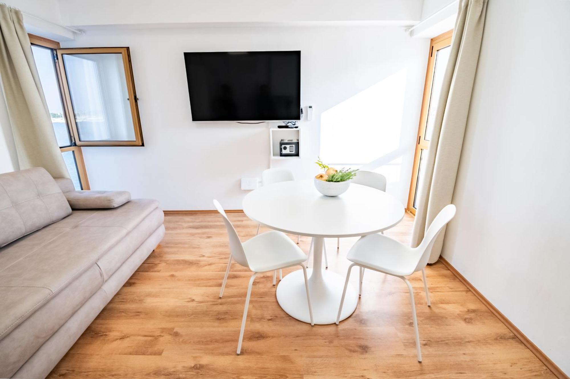 Apartman Center Seafront Seaview Old Town 1 *
